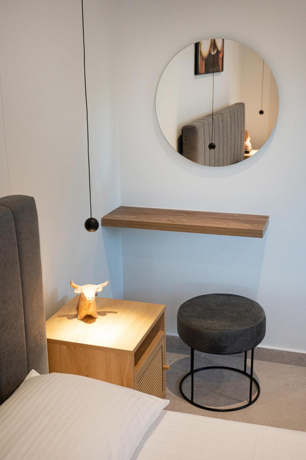 Semiramis Luxury Apartment