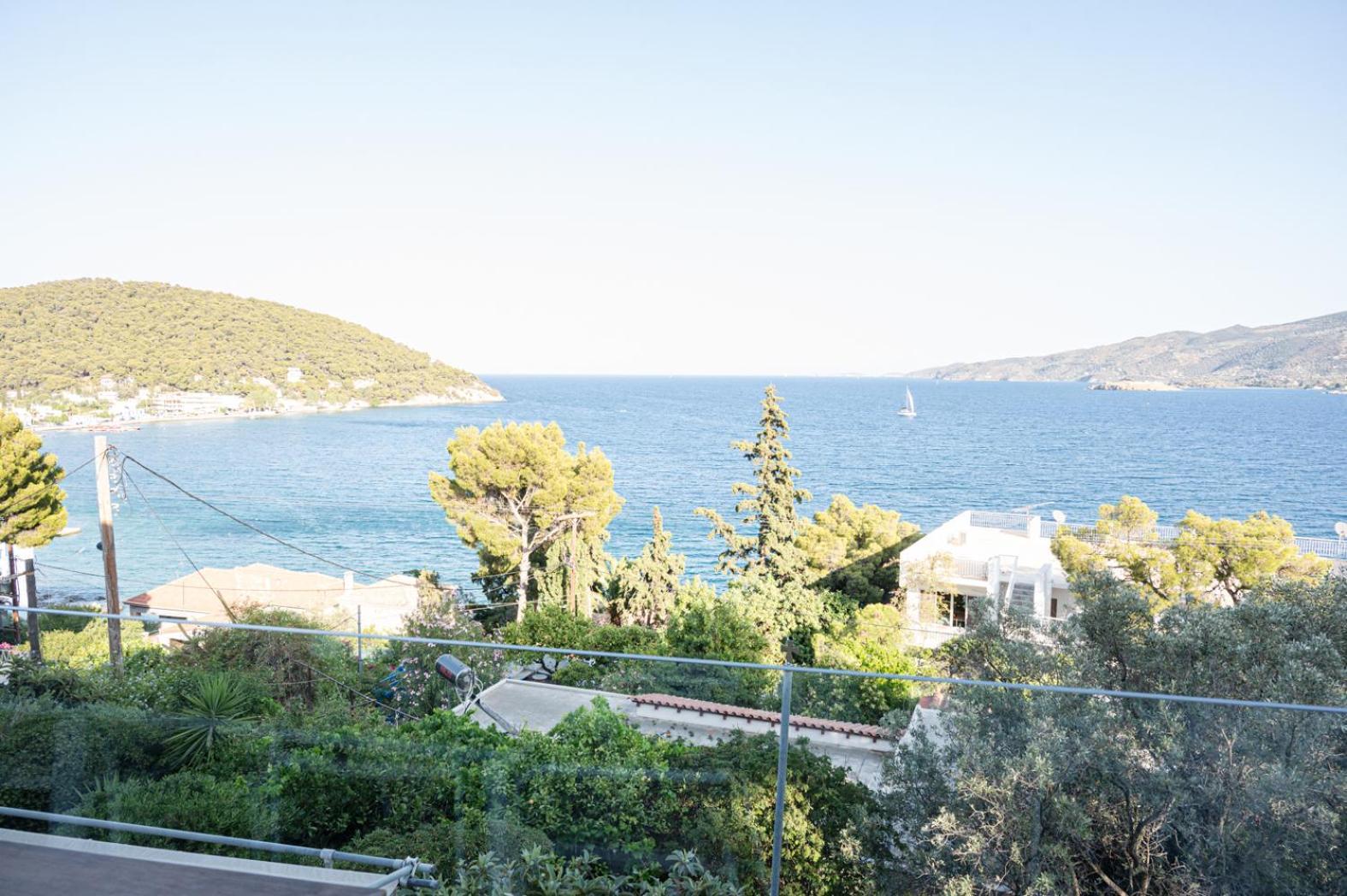 Semiramis Luxury Apartment Poros Town