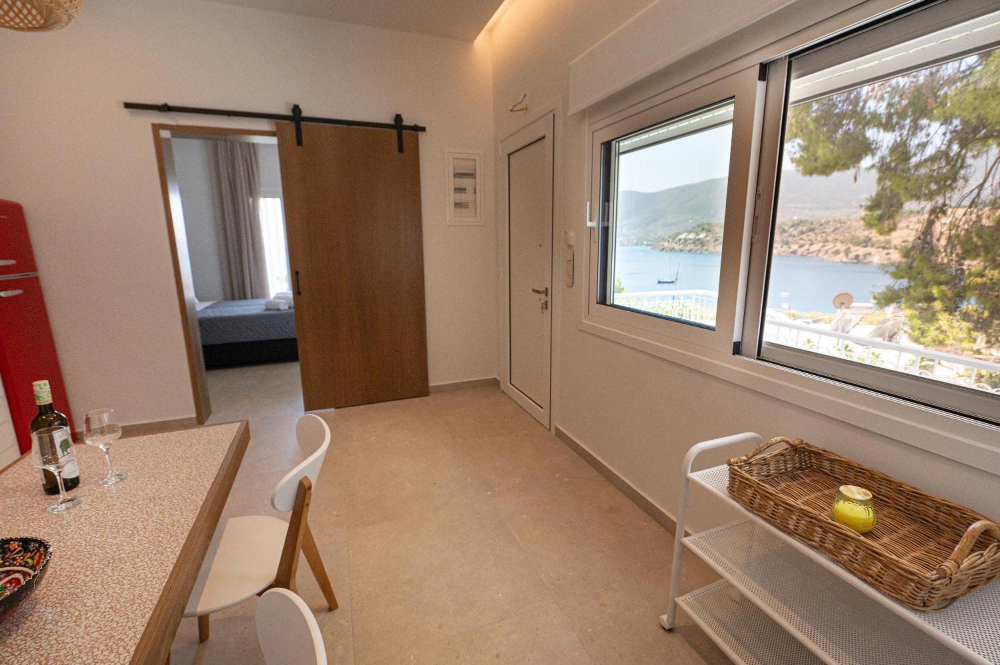 Semiramis Luxury Poros Town