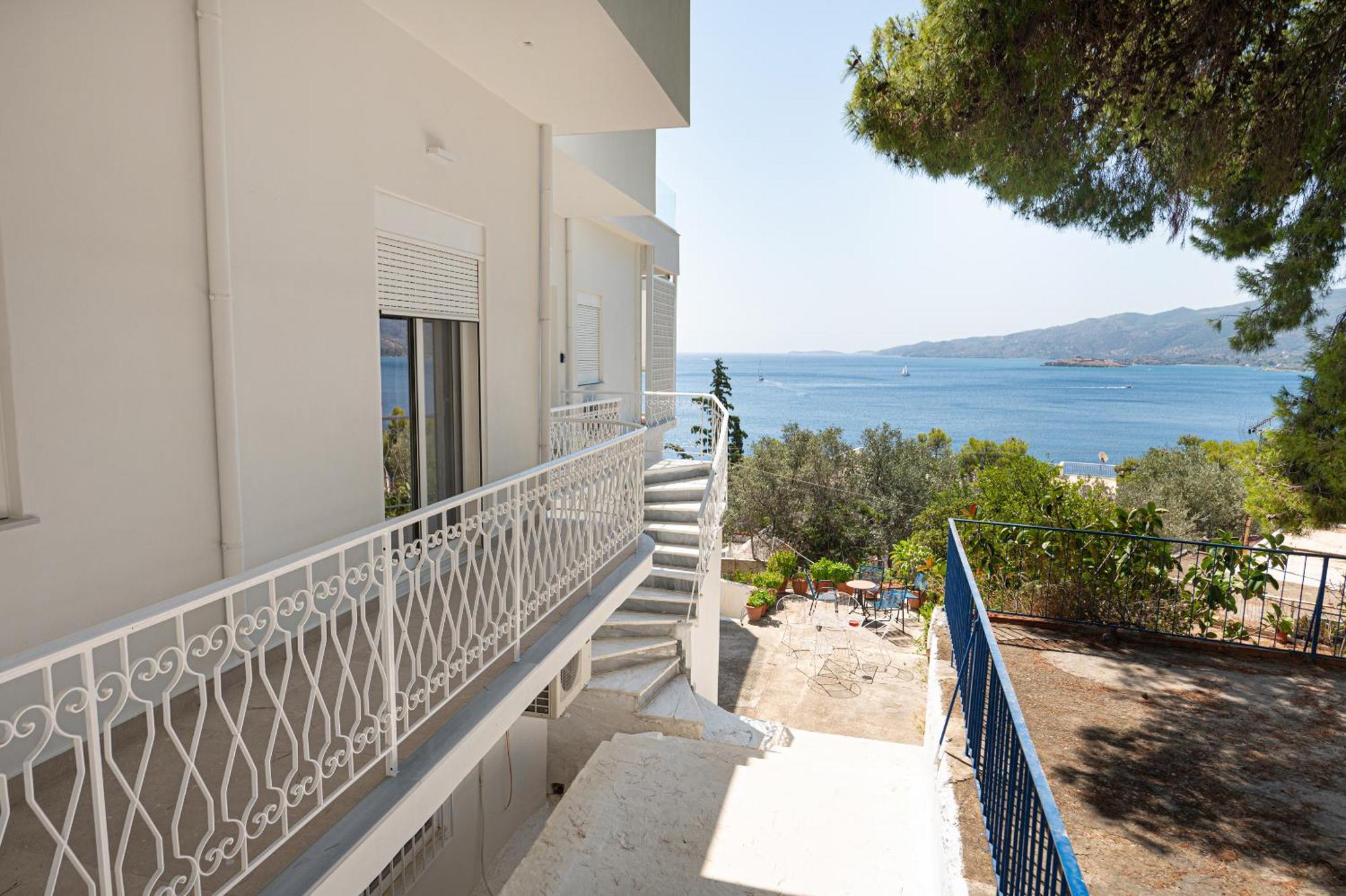 Apartment Semiramis Luxury