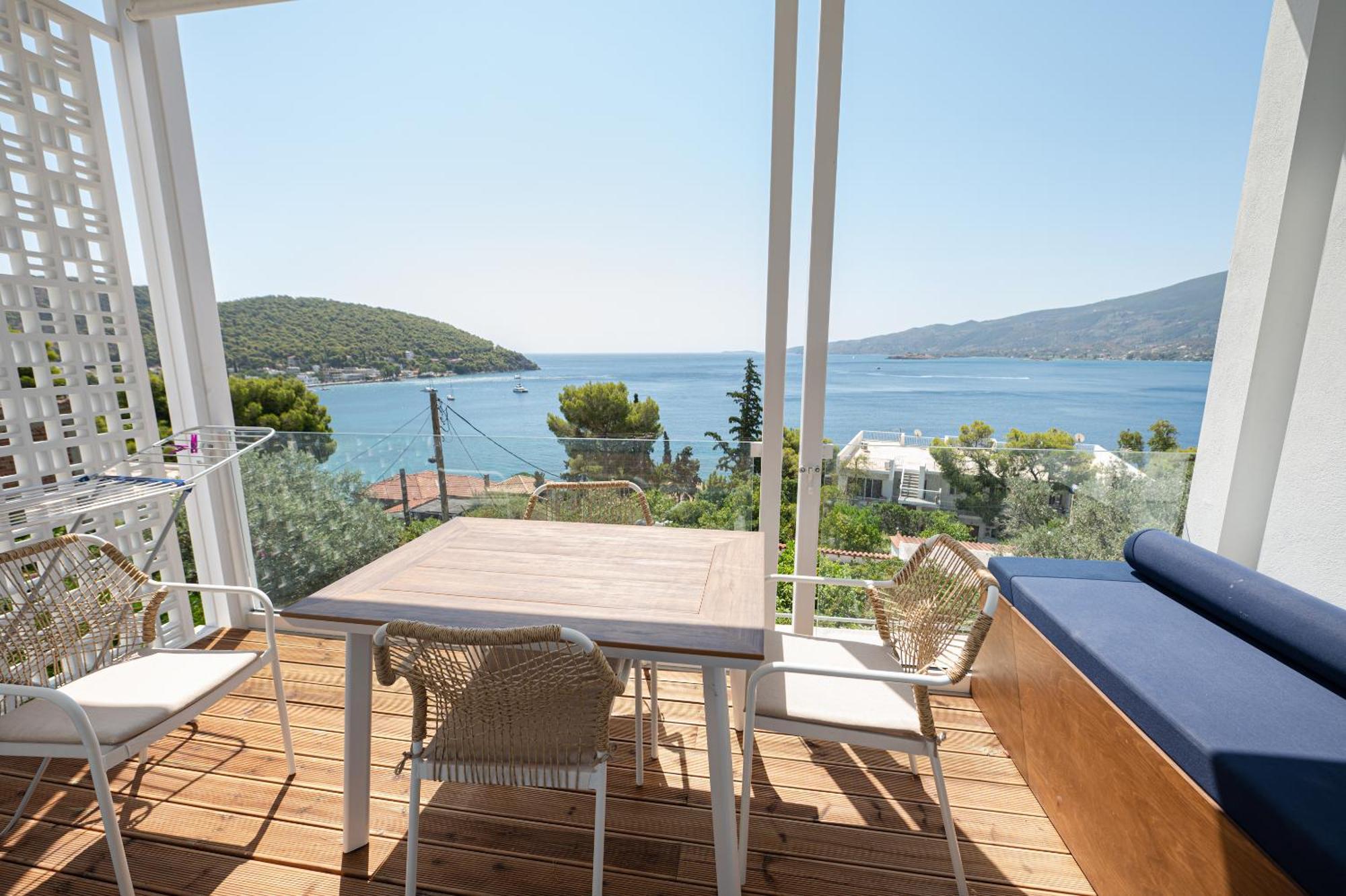 Semiramis Luxury Apartment Poros Town