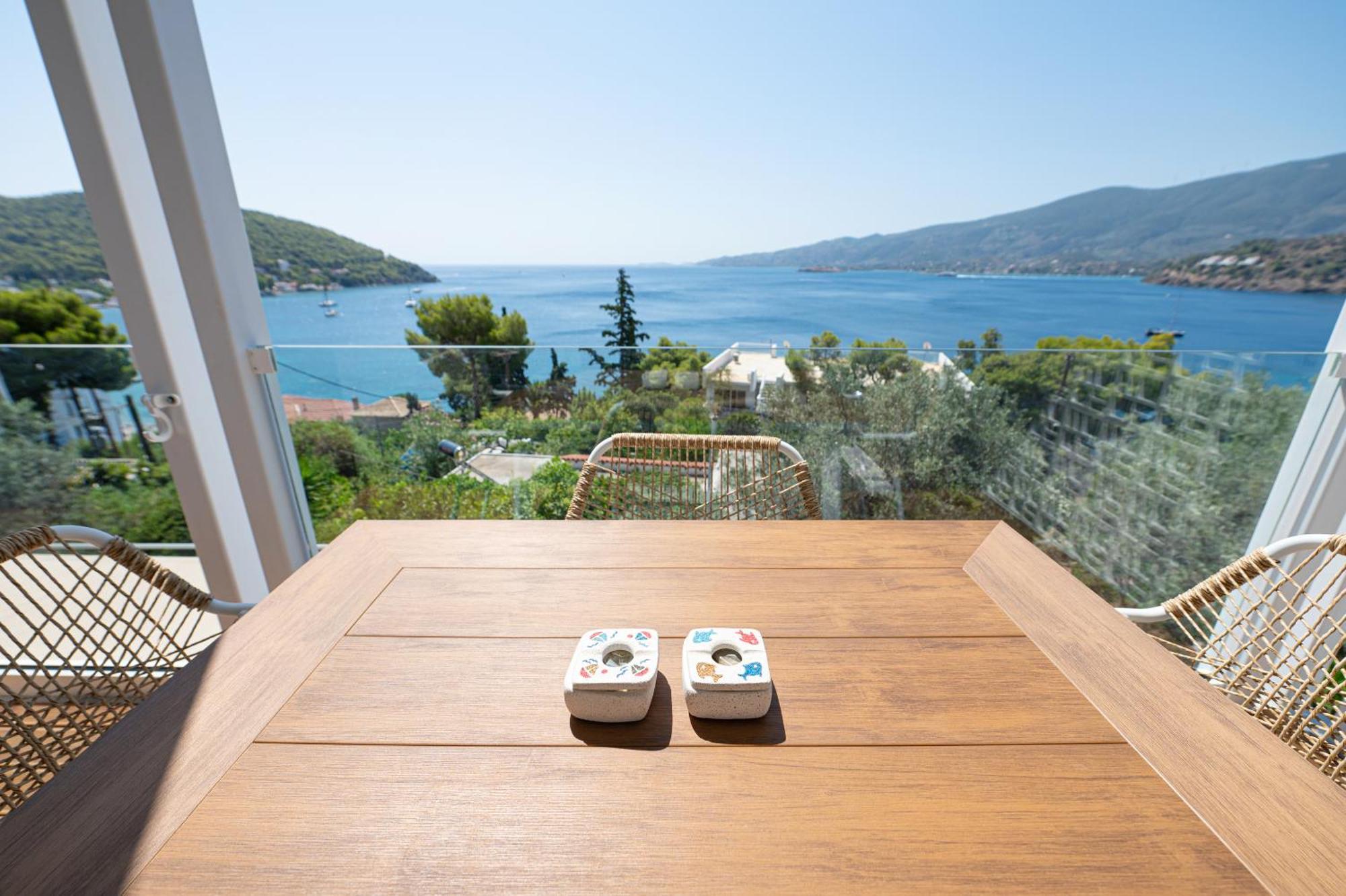 Semiramis Luxury * Poros Town