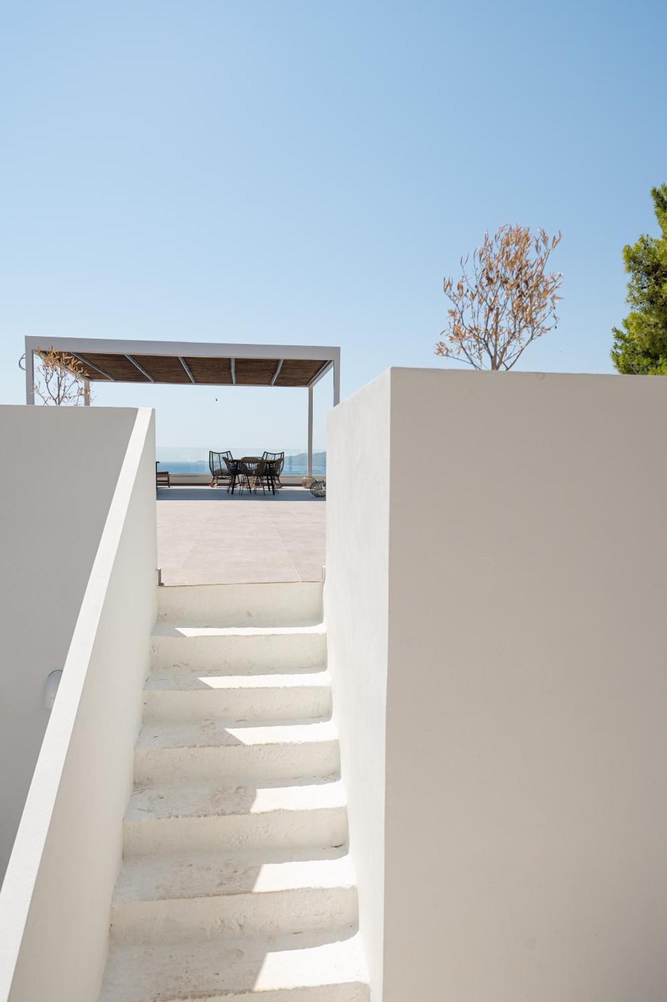 Semiramis Luxury * Poros Town