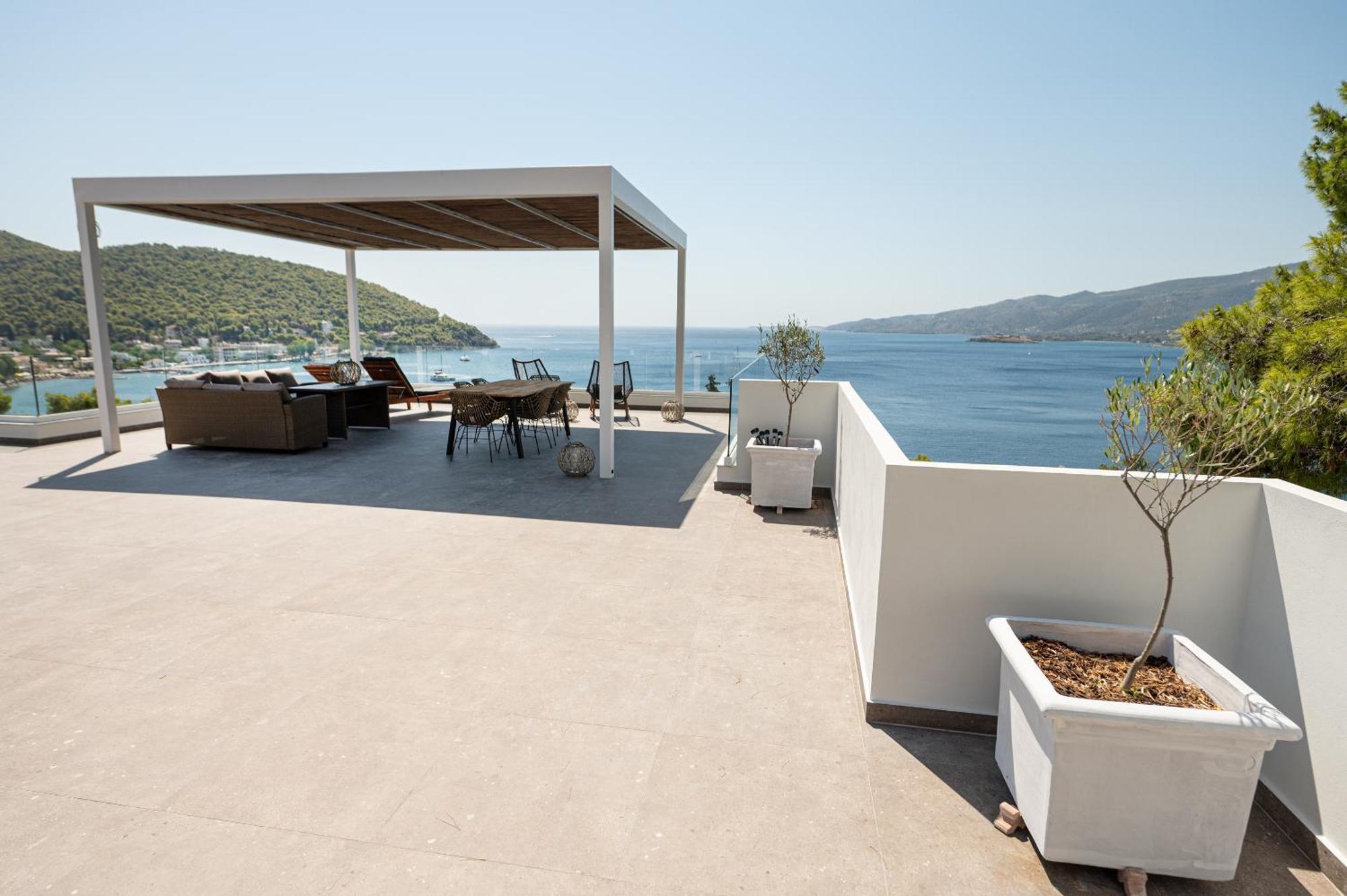 Semiramis Luxury Apartment