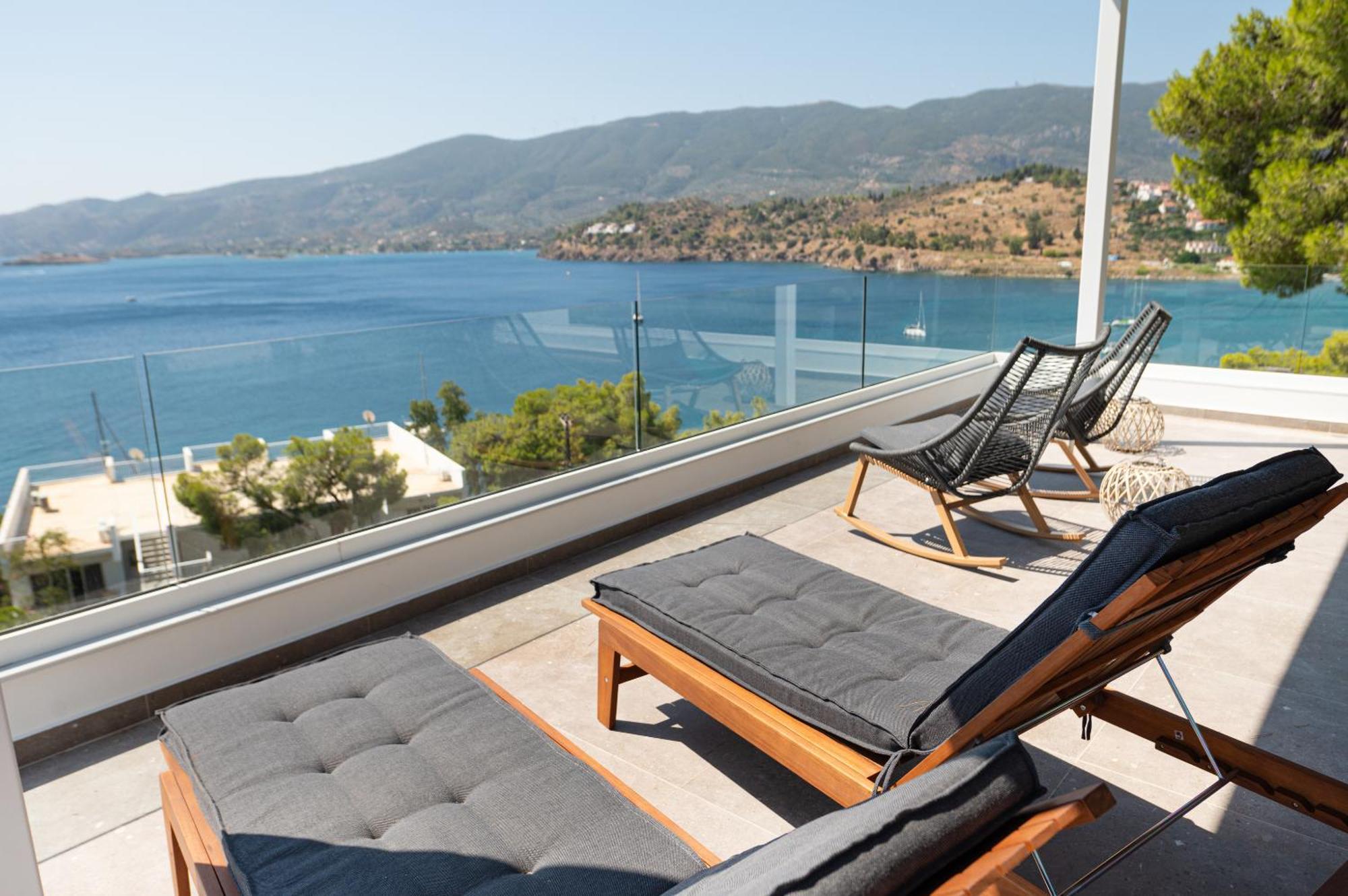 Semiramis Luxury Apartment Poros Town