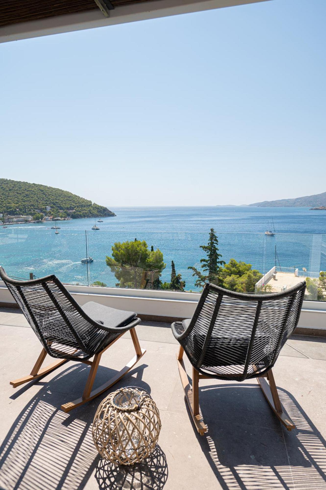 Apartment Semiramis Luxury Poros Town